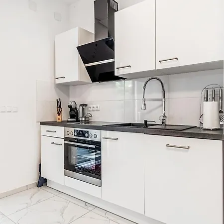 Beautiful In With Kitchen *