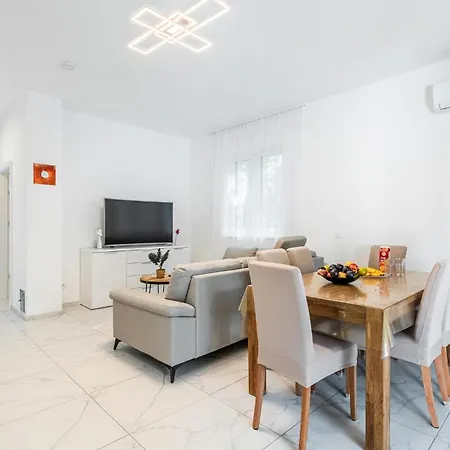 Beautiful In With Kitchen